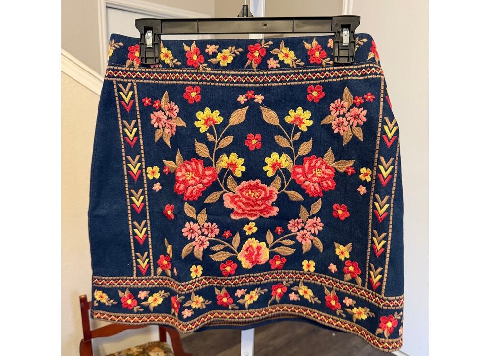 Savanna Jane Jean Embroidered Mini Skirt Size Large NWT